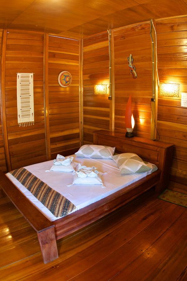 Two Fish Resort Бунакен Екстер'єр фото